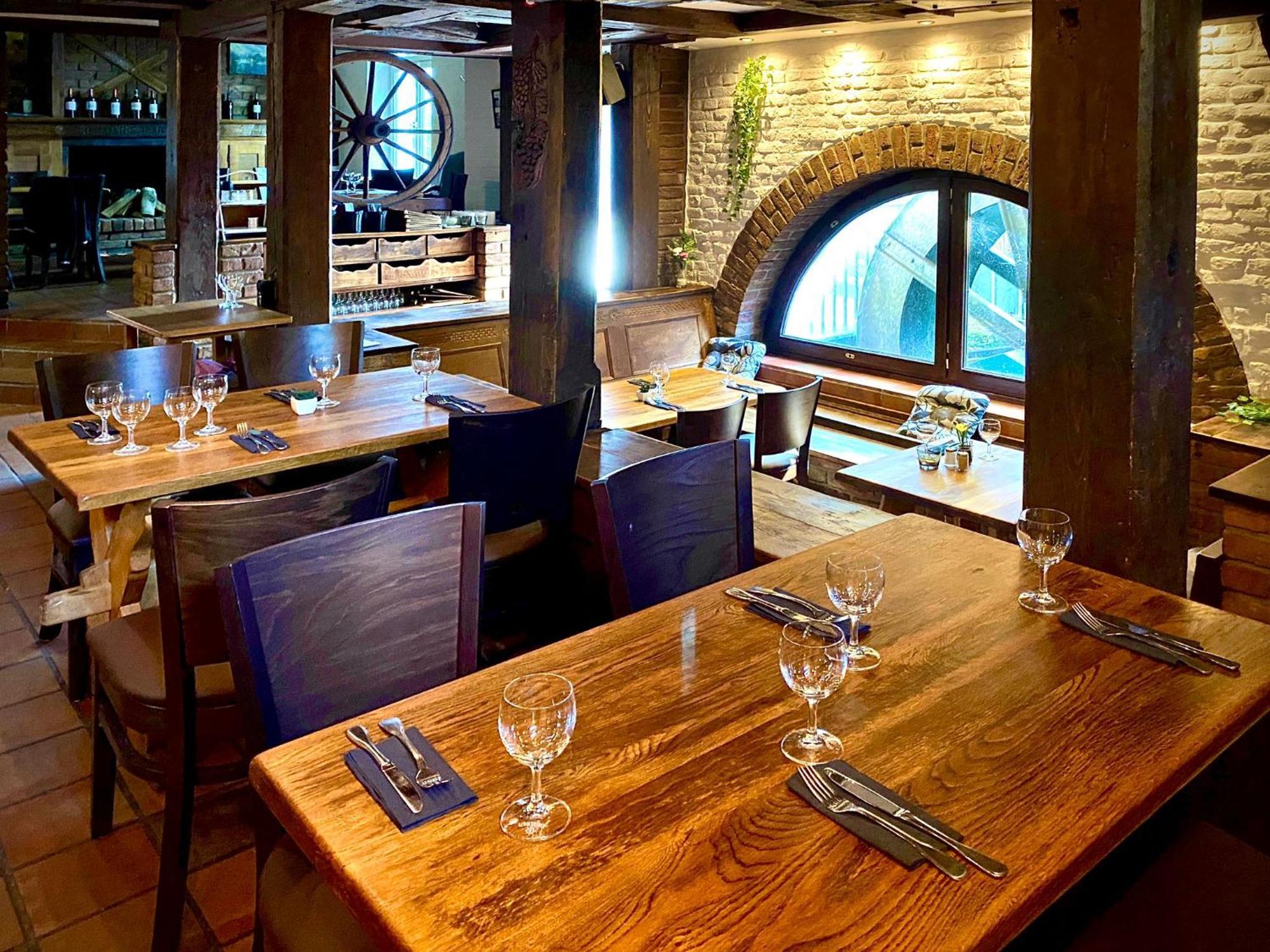 Historischer Gasthof Kaisermuehle - Hotel & Restaurant Viersen Zentrum ภายนอก รูปภาพ